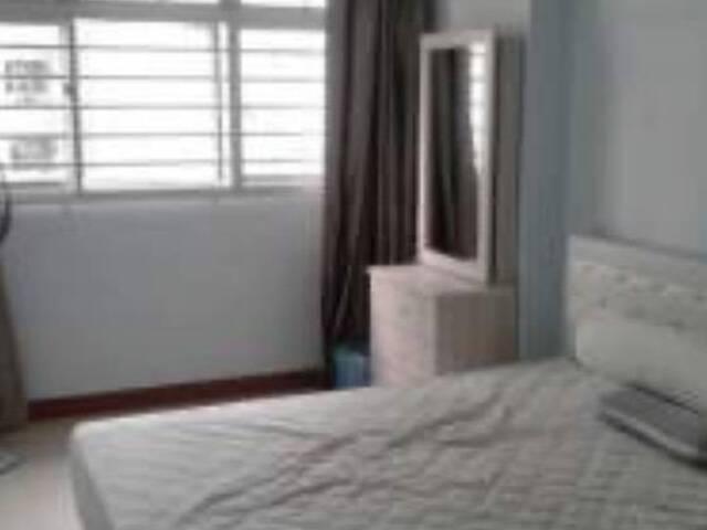 Common room at 432d yishun avenue 1 for rent! Aircon wifi!