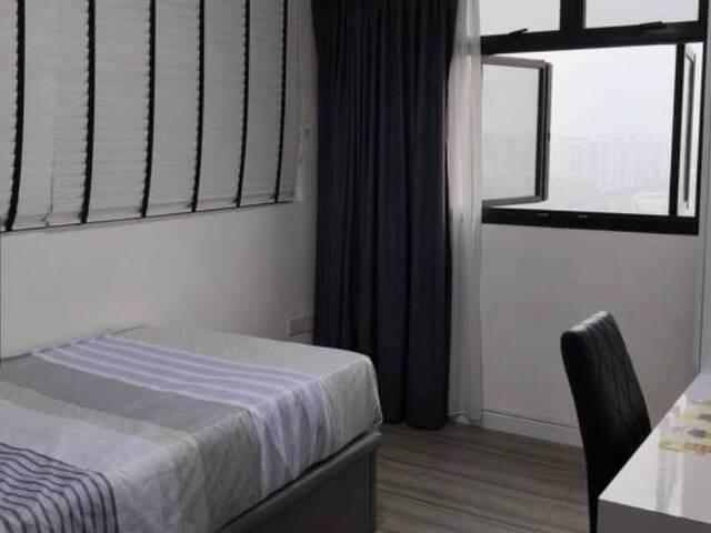 Common room at 472c fernvale street for rent! Aircon wifi!