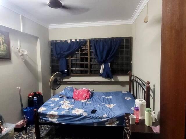 Common room at 484d Choa Chu Kang avenue 5 for rent! Wifi available!