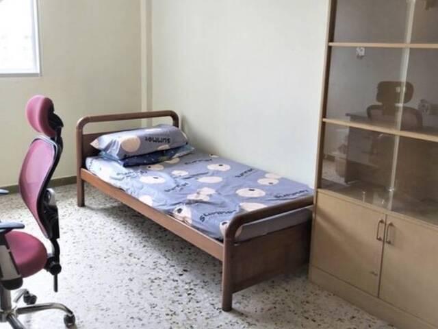 Common room at 522 ang mo kio avenue 5 for rent! Aircon wifi!