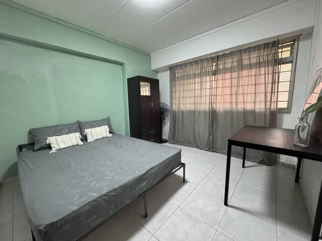 Common room at 614 Elias road for rent! Aircon wifi!