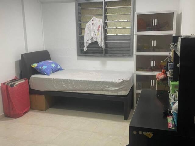 Common room at 615 bedok reservoir road for rent! Aircon available!
