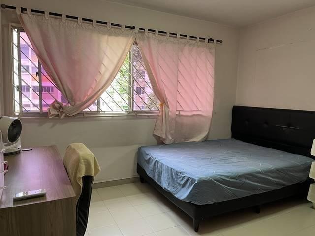 Common room at 621 hougang avenue 8 for rent! Aircon wifi!