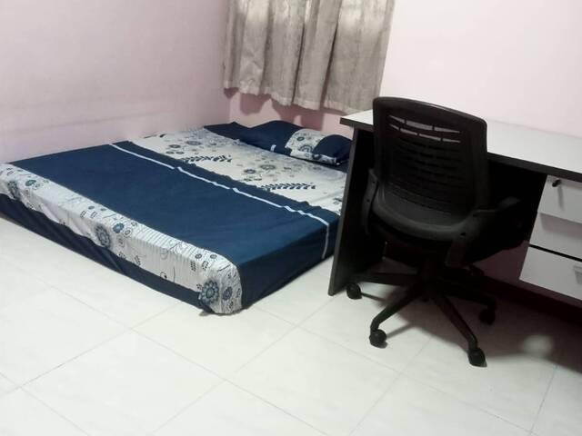 Common room at 626 Bukit Batok central for rent! Aircon wifi! Cooking allowed!