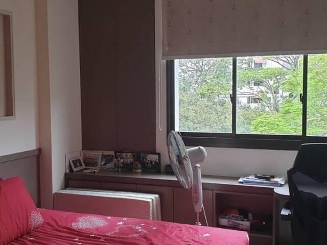 Common room at 661 Choa Chu Kang crescent for rent! Aircon wifi!