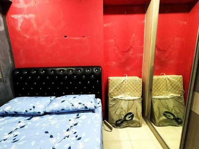 Common room at 717A Woodlands Drive 70