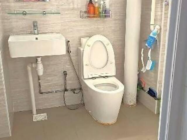 Common room at 859A Tampines Avenue 5,{NEAR AT TAMPANIES MRT] no agent fee