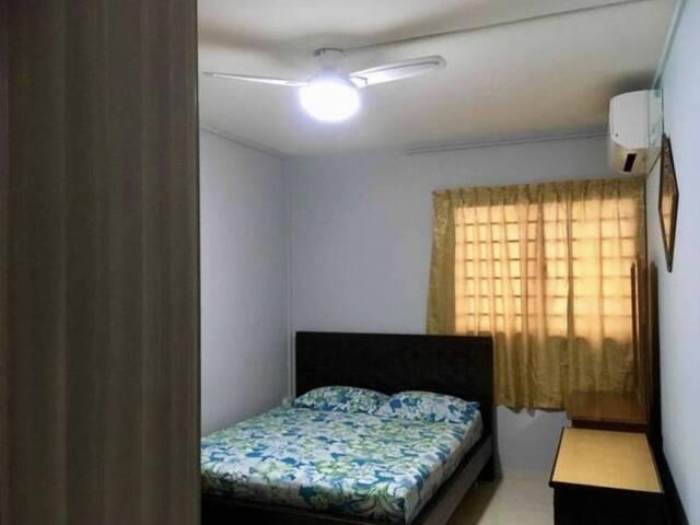 Common room at 106 teck whye lane for rent! Aircon wifi!