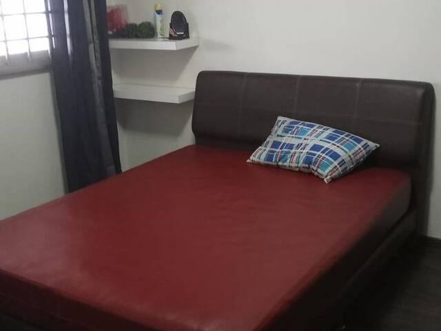 Common room at 113 pending road for rent! Aircon wifi!