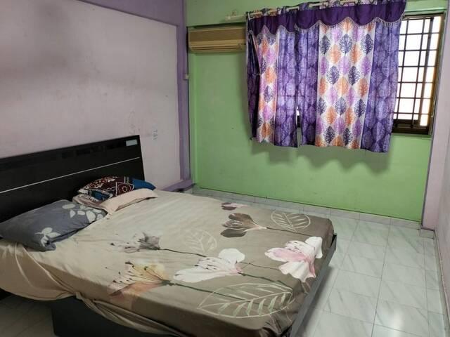 Common room at 120 serangoon North Avenue 1 for rent! Aircon wifi!