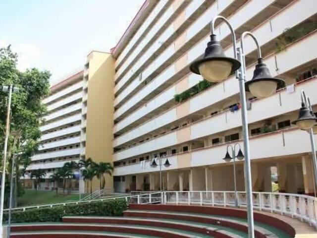 Common room at 172 Ang Mo Kio Avenue 4. No Agent Fee