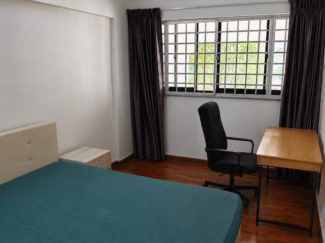 Common room at 210 bukit batok street 21 for rent! Aircon wifi!