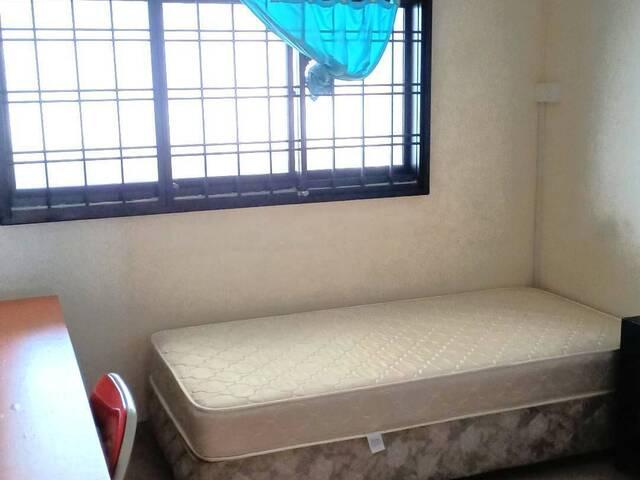 Common room at 279 Yishun Street 22! no agent