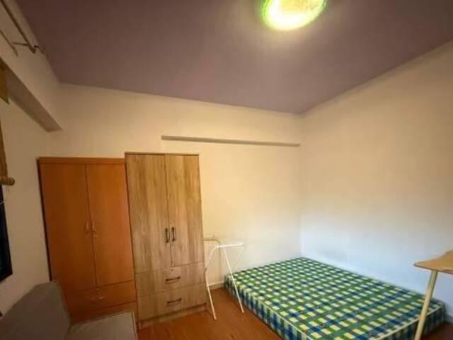 Common room at 288c Bukit Batok Street 25 for rent! Aircon wifi!