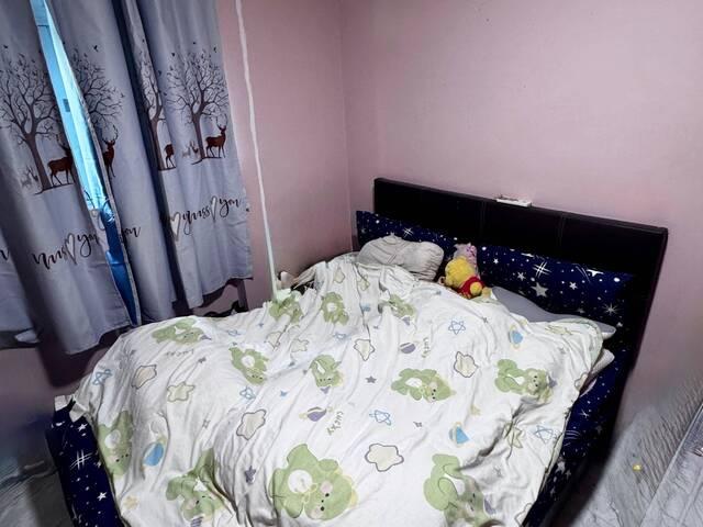 Common room at 293b Bukit Batok street 21 for rent! Aircon wifi!