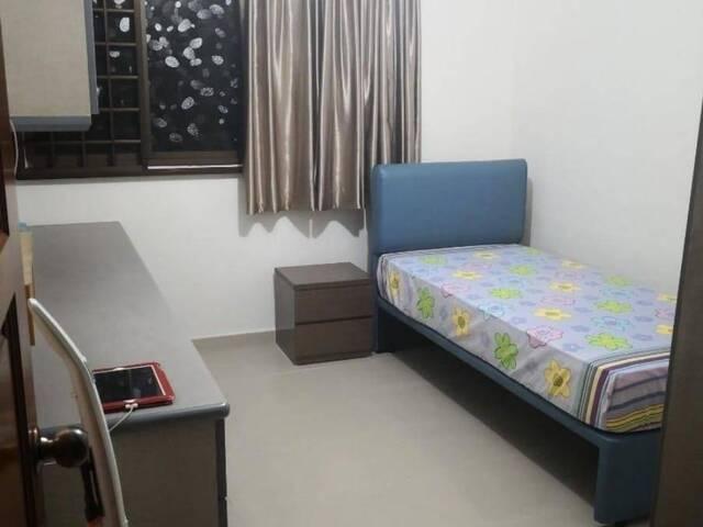 Common room at 316 Bukit Batok street 32 for rent! Aircon wifi!