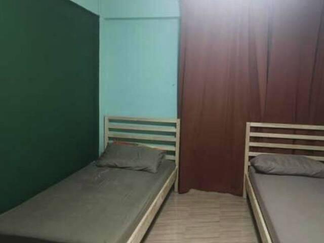 Common room at 337 hougang avenue 7 for rent! Aircon wifi!