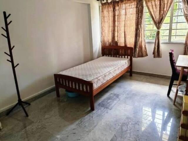 Common room at 340 clementi Avenue 5 for rent! Aircon wifi!