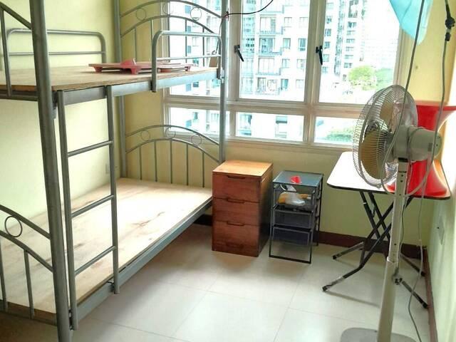 Common room at Blk 10A Boon Tiong Road. Female Only NO AGENT FEE
