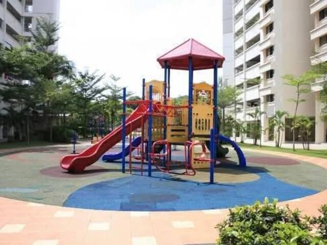 Common room at Blk 114 Yishun Ring Road. NO AGNET FEE