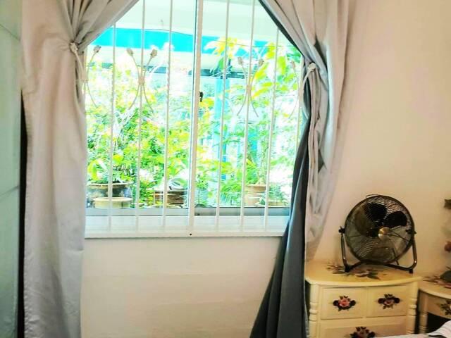 Common room at Blk 113 Lorong 1 Toa Payoh, Near to Braddel MRT no agent fee