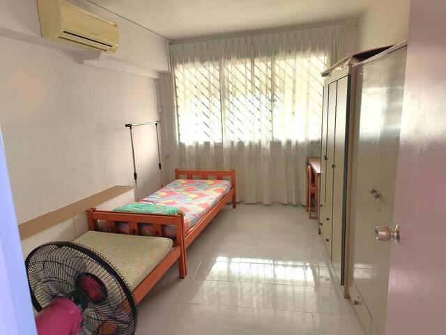 Common room at Blk 142 Teck Whye Lane, Near to Choa Chu Kang MRT