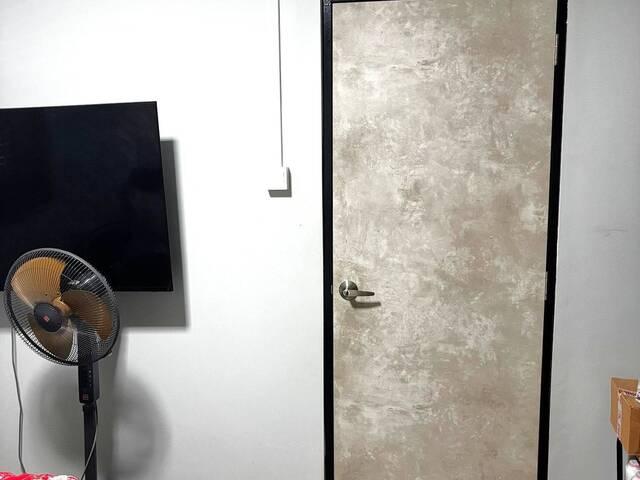 Common room at blk 152 Woodlands Street 13.Own bathroom no agent fee