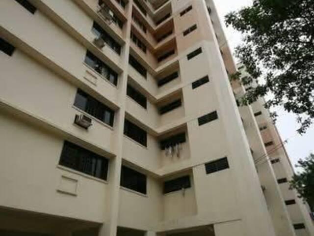 Common room at Blk 234 Jurong East Street 21. Can do Cooking! NO AGENT FEE