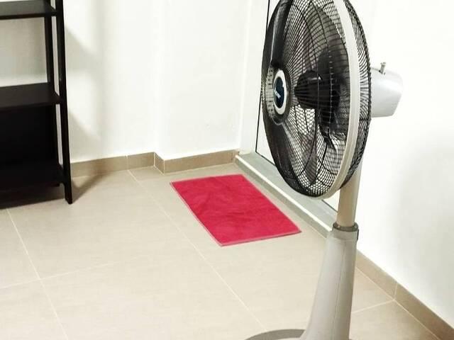 Common room at Blk 234 Jurong East Street 21, Near to Chinese Garden MR { no agent fee }