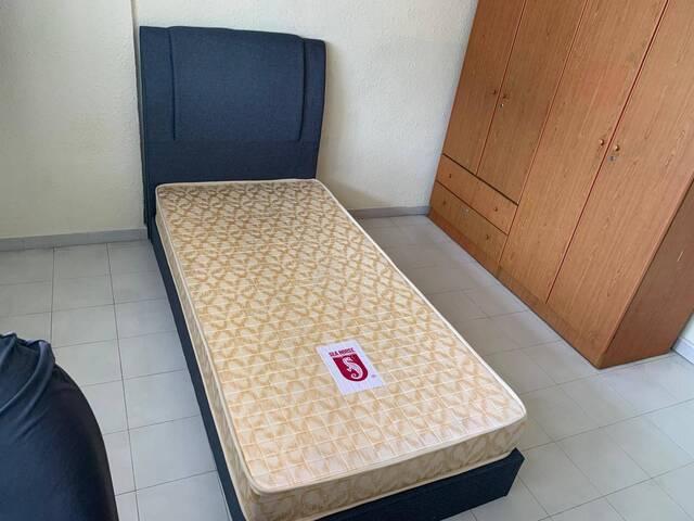 Common room at Blk 233 Bukit Batok East Avenue 5 65. NO AGENT FEE