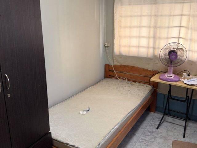 Common room at Blk 278 Toh Guan Road. Male only NO AGENT FEE
