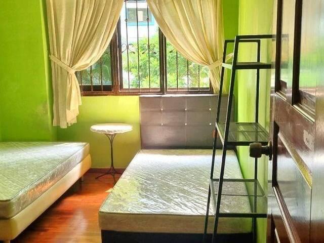 Common Room at Blk 271A Jurong West Street 24! NO AGENT FEE