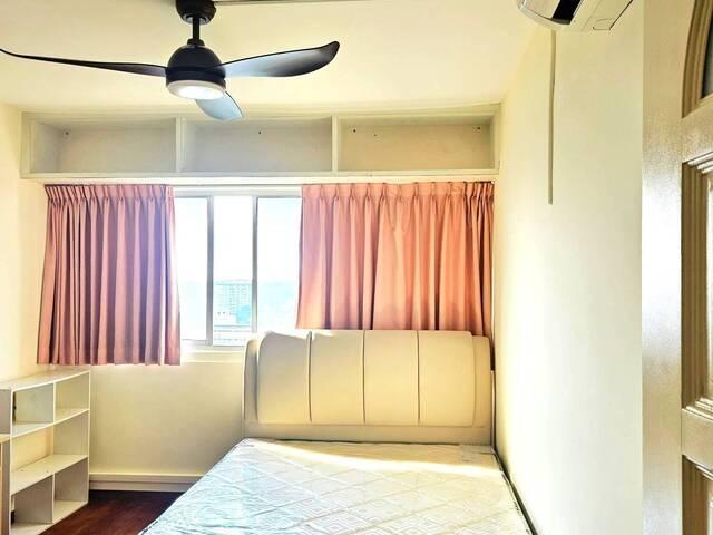 Common room at Blk 414 Bedok North Avenue 2, Single Pax Only no agent fee