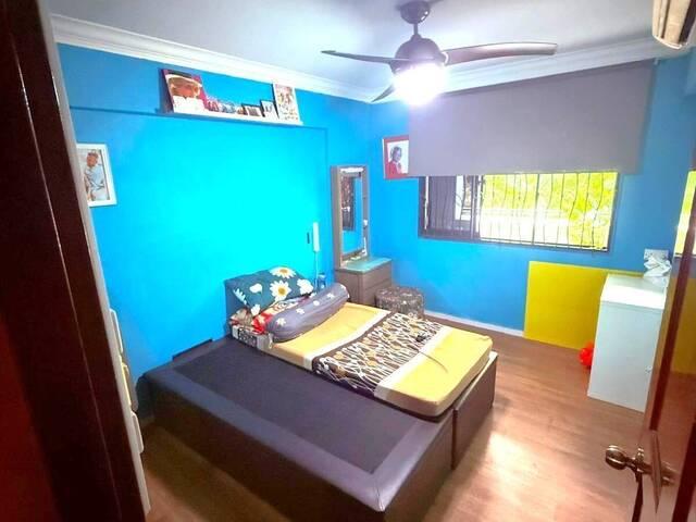 Common room at Blk 616 Yishun Ring Road. Near to Khatib MRT! NO AGENT FEE