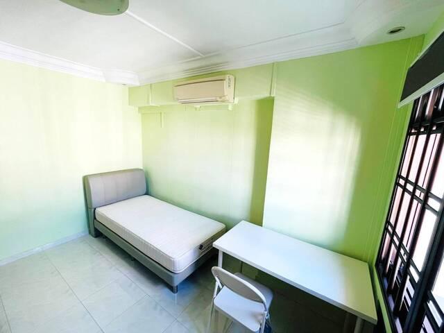 Common room at Blk 640 Woodlands Ring Road, Single Male only No agent fee