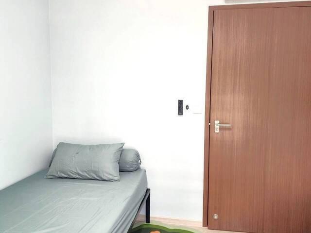 Common room at Blk 665C Tampines Street 64. Single Pax Only no agent fee