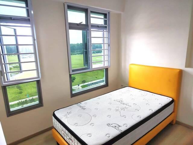 Common room at Blk 683A Edgedale Plains, Single Pax Only. NO AGENT FEE