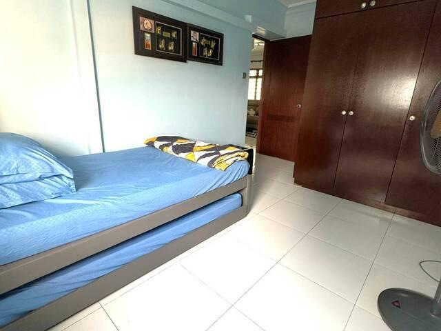 Common room at Blk 690D Choa Chu Kang Crescent. Female or Couple Only NO AGENT FEE