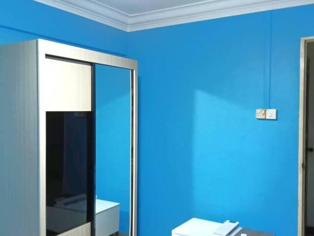 Common room at Blk 706 Clementi West Street. Own bathroom Female Only NO AGENT FEE