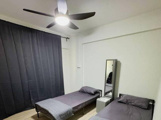 Common room at Blk 723 Woodlands Avenue 6, Female or Couple only No agent fee