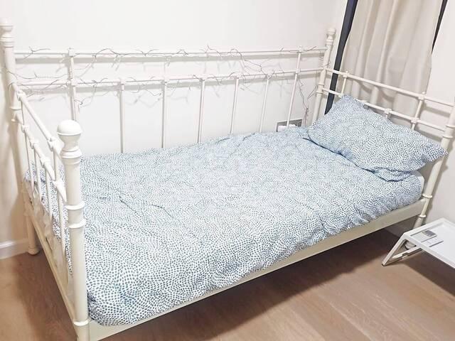 Common room at Blk 91 Dawson Road, Single Pax only no agent fee
