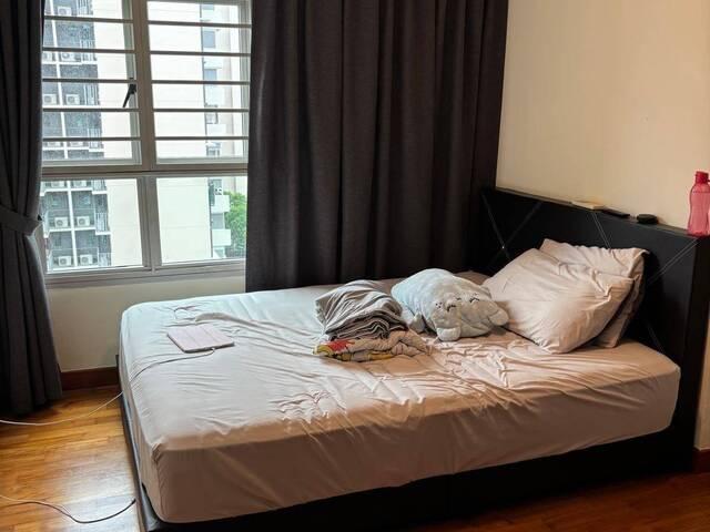 Common Room available at Punggol Drive for single person. Any gender welcome