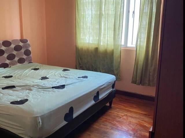 Common room available for 1 single person no sharing. near to mustafa center no agent fee