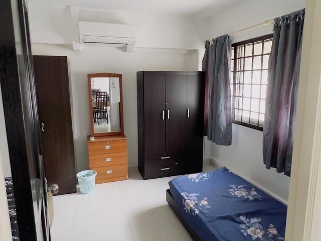 Common Room available Immediately