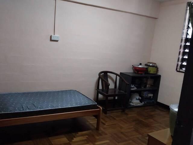 Common Room Blk 159 Lor 1 Toa Payoh @ $900/$1200 AC