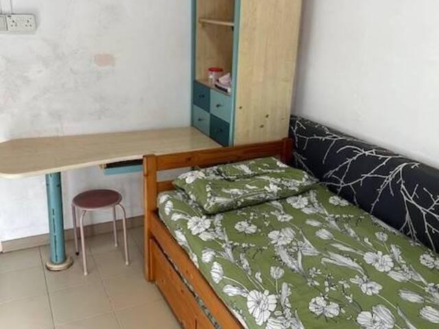 Common Room Blk 237 Serangoon Ave 3 @ $750 $1000 WIFI / $850 $1100 AC/WIFI
