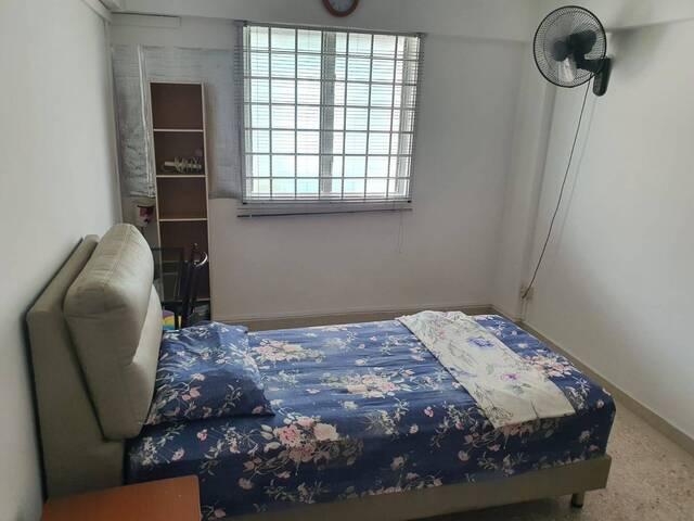 Common Room Blk 435 Ang Mo Kio Ave 10 @ $900 AC/WIFI
