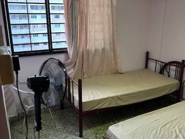 Common Room Blk 504 Ang Mo Kio Ave 8 @$1100/$1350 AC/WIFI