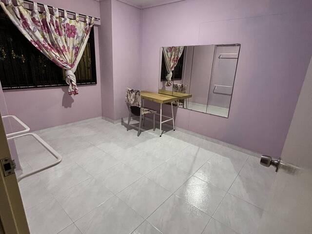 Common room for 2 single 1 Single M/F is possible