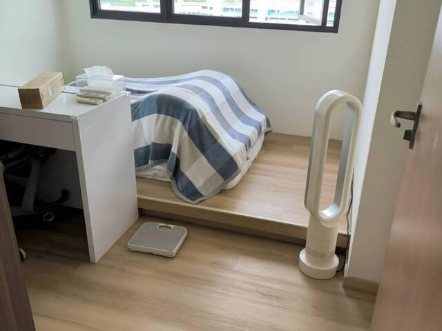 COMMON room IN HOUGANG